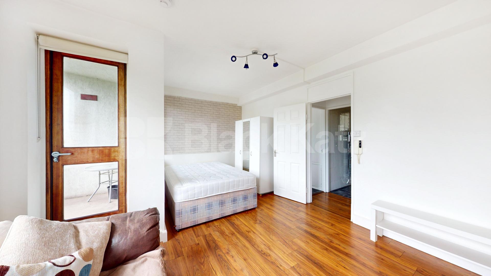 			2 Bedroom, 1 bath, 1 reception Flat			 Birkenhead Street, Kings Cross